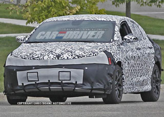 كرايسلر 200 2015 بشكلها الجديد كلياً تظهر تجسسياً خلال اختبارها Chrysler 200 2015