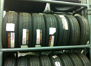 “الجمارك” تؤكد: لا نسمح بإستيراد الإطارات المستخدمة أو المجددة