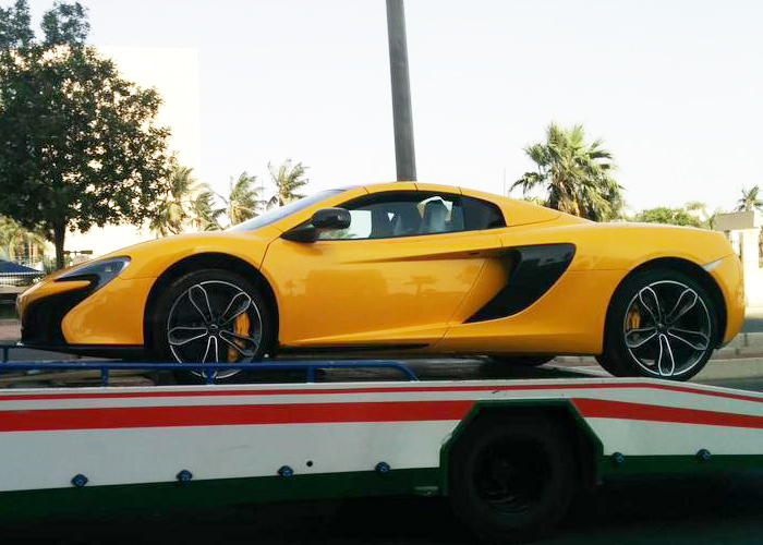 التقاط “صورة” لوصول أول نسخة مكلارين 650S في مدينة جدة Mclaren 650S