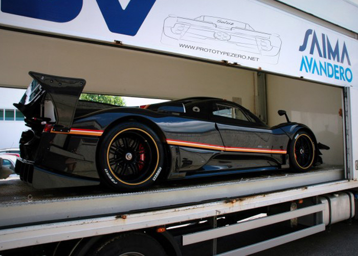 “بالفيديو” باجاني زوندا ريفولوسيون التي يبلغ سعرها 22,5 مليون ريال سعودي تقوم بإختبار نفسها بالحلبة