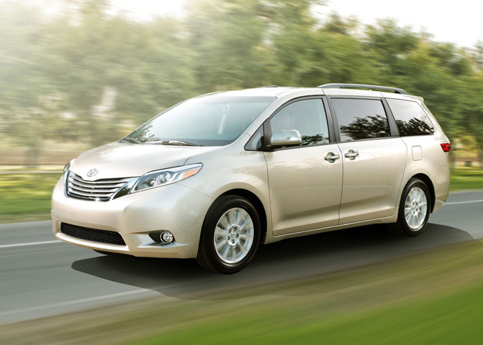 تويوتا سيينا 2015 تعود بشكلها الجديد كلياً “صور ومواصفات” Toyota Sienna