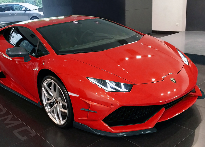 “بالصور” ظهور لامبورجيني هوراكان LP610-4 Affari المعدلة باللون الاحمر من DMC