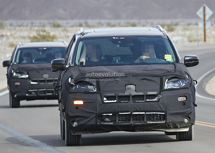 “صور تجسسية” هوندا بايلوت 2016 الجديدة اثناء إختبارها في الصحراء Honda Pilot