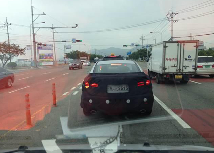 التقاط اول صورة خلال اختبار هيونداي النترا 2016 الجديدة كلياً في مدينة سيول Hyundai Elantra