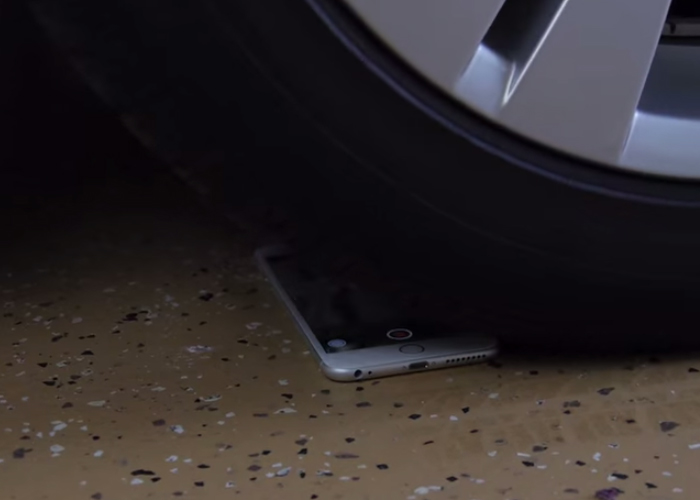 “فيديو” شاهد اي فون 6 بلس الجديد يتعرض لإختبار الدهس من بي ام دبليو هل يتحمل؟