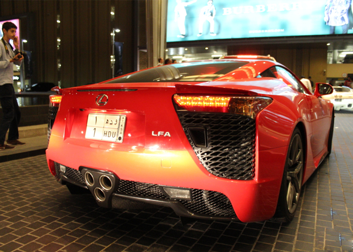 “دبي”: محاكمة شرطي طلب رشوة من سعودي للتغاضي عن مخالفات مرورية بقيمة 10 الاف درهم