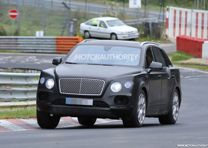 اول سيارة دفع رباعي من بنتلي 2016 بمواصفات “محرك W12 سعة 6.0 لتر” Bentley SUV