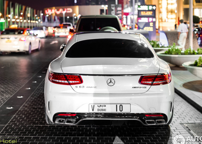 “بالصور” وصول اول نسخة مرسيدس اس 63 كوبيه 2015 AMG الجديدة الى مدينة دبي