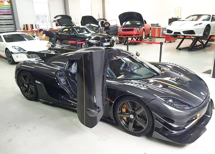 كوينجسيج One:1 تصل المانيا بقوة 1341 حصاناً وتسبب عطل بنظام التسجيل Koenigsegg