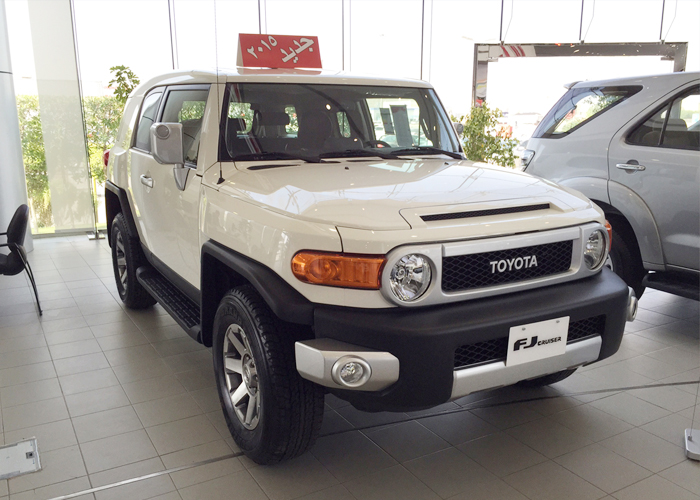 تويوتا اف جي 2015 بالتطويرات الجديدة تصل الى عبداللطيف جميل “صور ومواصفات واسعار” Toyota FJ