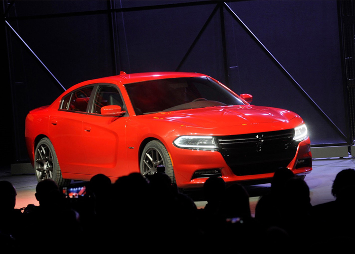 اسعار دودج تشارجر هيلكات 2015 والفئات الأخرى الجديدة لهذا العام Dodge Charger