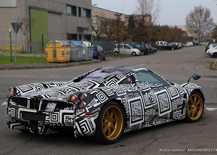 “صور تجسسية” التقاط باجاني هوايرا خلال اختبارها في حلبة نوربورغرينغ بألمانيا Pagani Huayra