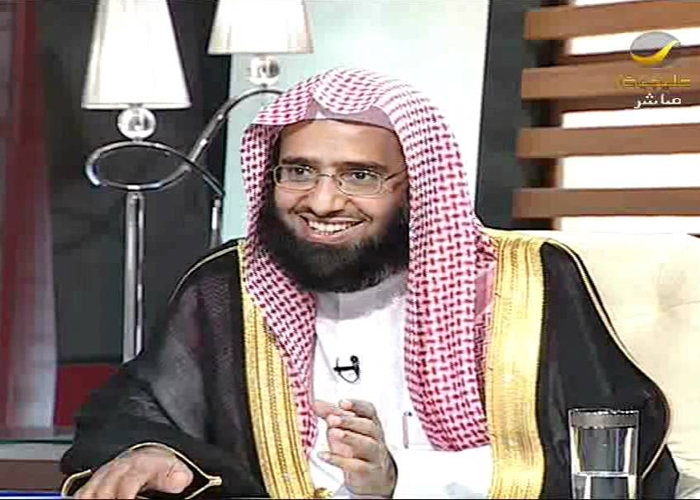 “الفوزان”: تحريم قيادة المرأة للسيارة بالسعودية لعدم وجود قوانين ضد التحرش