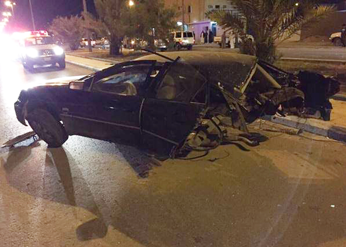 “بالصور” شفروليه كابرس تنقسم إلى نصفين بسبب السرعة في السعودية