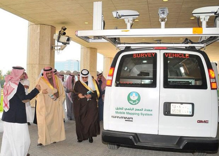 “فيديو” تدشين عربات آلية لتقييم الطرق والشوارع وتحسين كفاءتها في مناطق المملكة