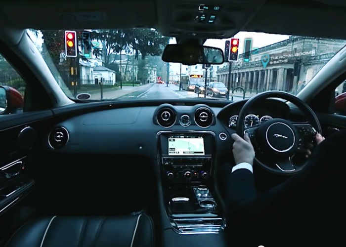 جاكوار لاندروفر تطور نظام يسمح للسائق بمشاهدة 360 درجة حول المقصورة الداخلية