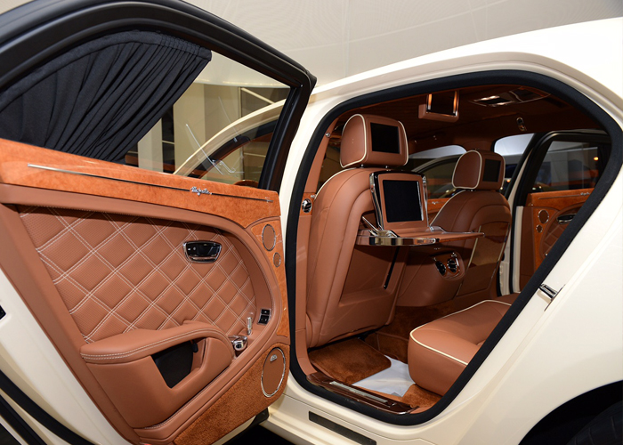 “بالصور” بنتلي تعرض نسخة “مولسان ماجيستيك” المحدودة الإصدار في قطر