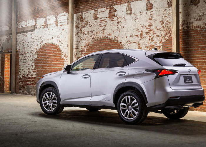 لكزس ان اكس 2015 الجديدة تأتي بثلاثة محركات من بينها محرك التيربو Lexus NX