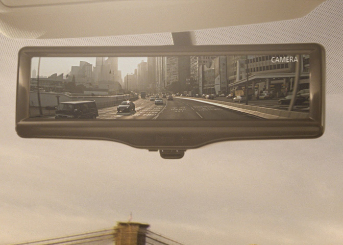 نيسان تقدم تكنولوجيا المرآة الخلفية الذكية لسياراتها في معرض نيويورك للسيارات Nissan Smart