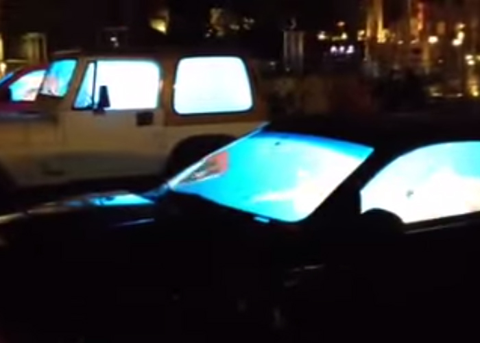 "بالفيديو" شاشات عرض بدلاً من زجاج السيارات في دبي قام بإختراعه شباب اماراتيين 3