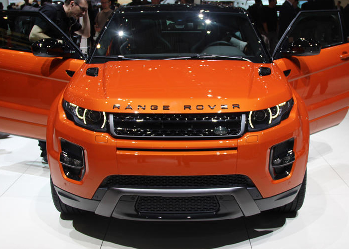 رنج روفر ايفوك 2015 المطورة تكشف نفسها في معرض جنيف الدولي Range Rover Evoque 3