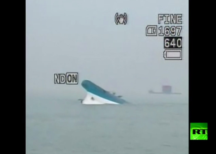 “فيديو” لحظات غرق عبارة كورية جنوبية كانت تحمل طلاباً في رحلة مدرسية