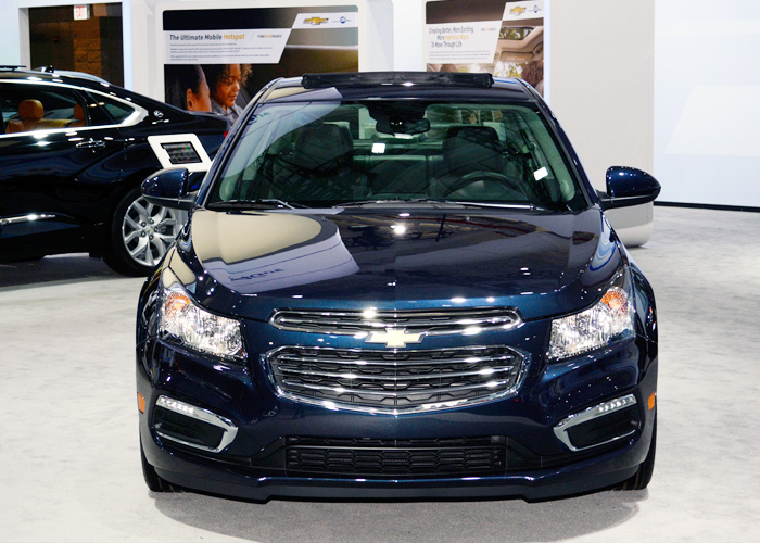 شيفروليه كروز 2015 الجديدة كلياً تكشف نفسها اخيراً صور ومواصفات Chevrolet Cruze