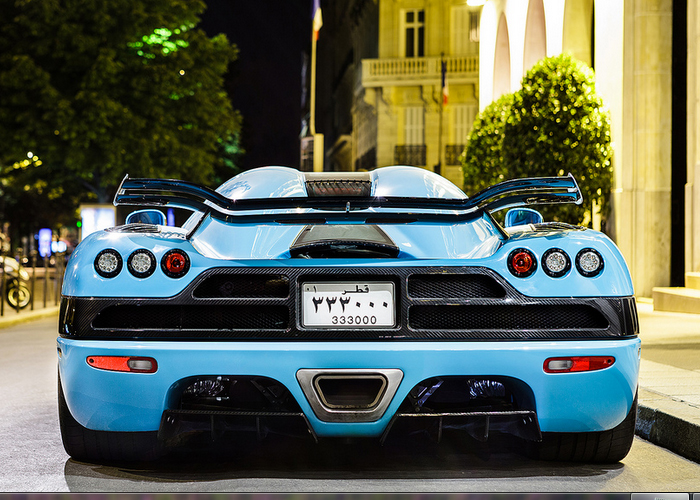 “بالصور” شيخ قطري من العائلة الحاكمة يعرض سيارته الفارهة للبيع في مدينة دبي Koenigsegg CCXR