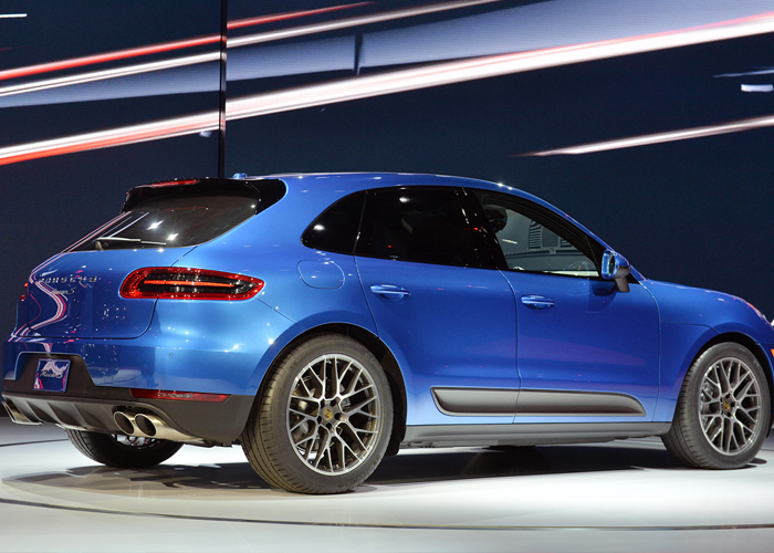 شركة بورش تحذر وكلائها حول العالم من استخدام النمور في اعلاناتها!