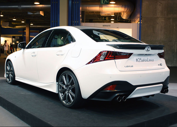 لكزس اي اس اف سبورت الجديدة لأول مرة ستعرض في اسبانيا بمناسبة الذكرى 25 Lexus IS F-Sport