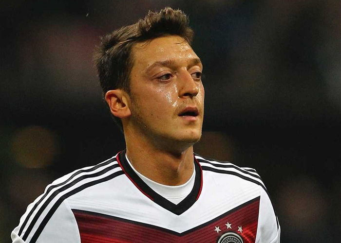 “بالصور” شاهد سيارات مسعود اوزيل لاعب نادي ارسنال ونجم المنتخب الالماني