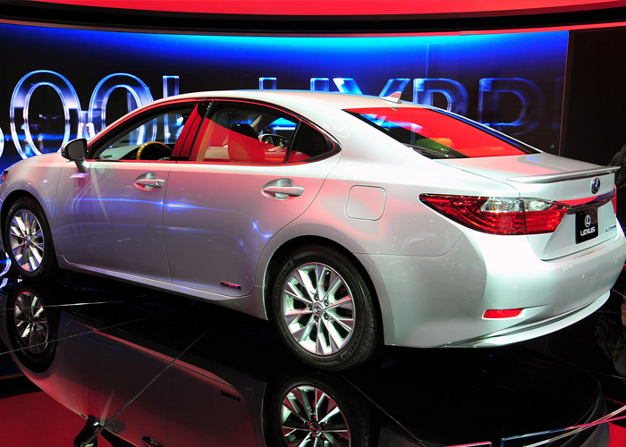 لكزس اي اس 2015 تظهر بالتطويرات الجديدة صور واسعار ومواصفات Lexus ES 350