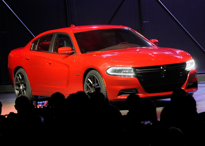 دودج تشارجر 2015 هيلكات الجديدة تنتج قوة 707 حصان Dodge Charger