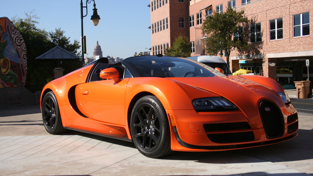 سيارة بوجاتي فيرون Bugatti Veyron تتحول الى “سيارة المشاكل” على صاحبها